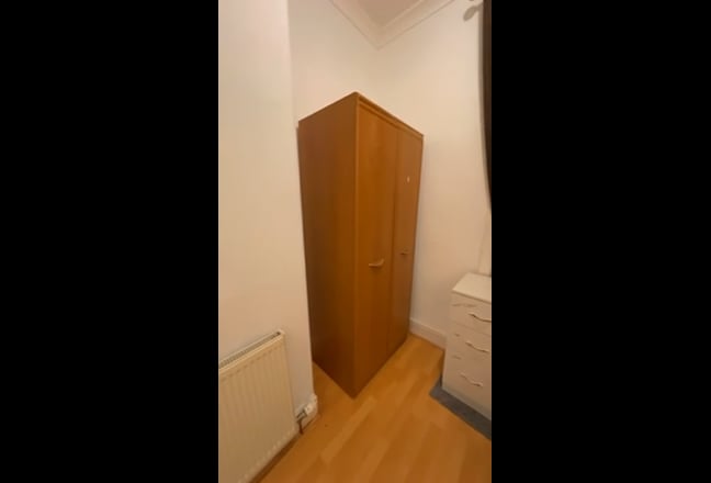 Room available prime area M16  Main Photo