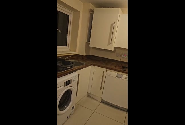 Double Rooms near Aztec,Airbus and Rolls Royce Main Photo