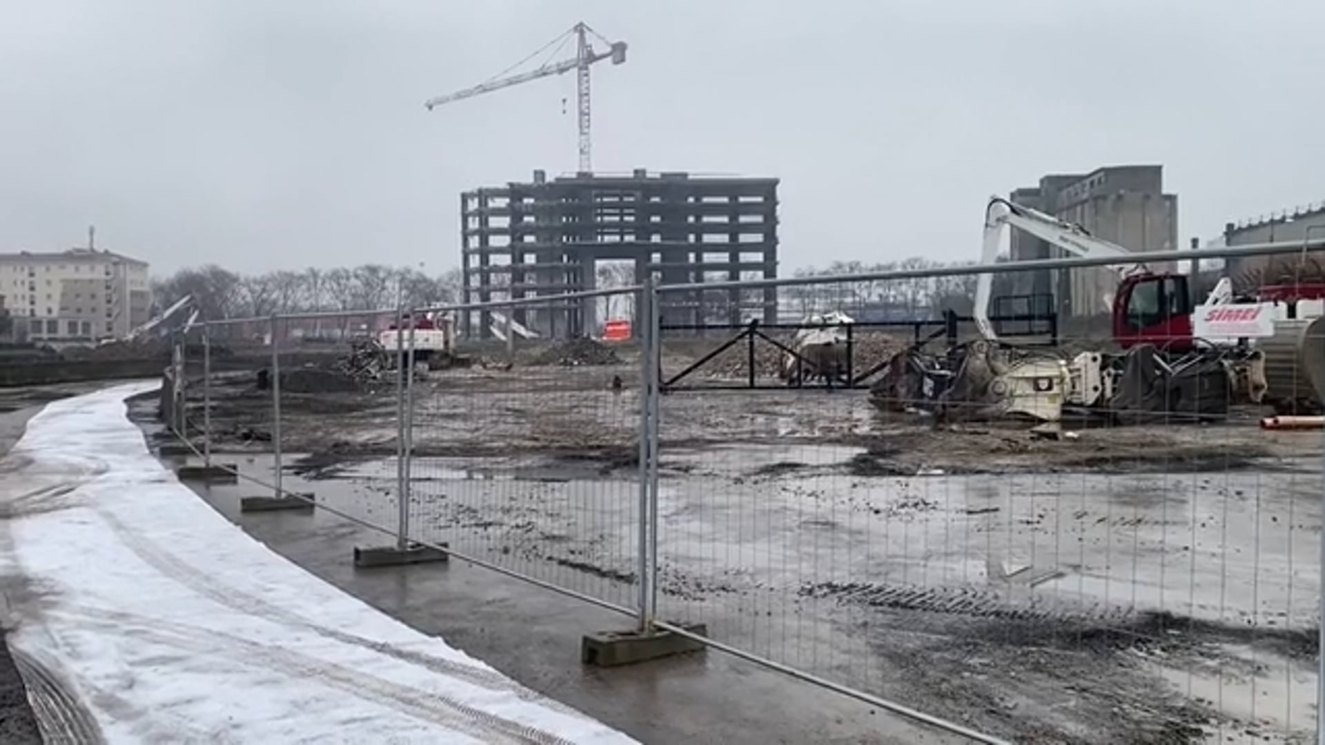 Stanno terminando i lavori di demolizione dell’ex comparto Casaralta tra via Stalingrado e via Ferrarese