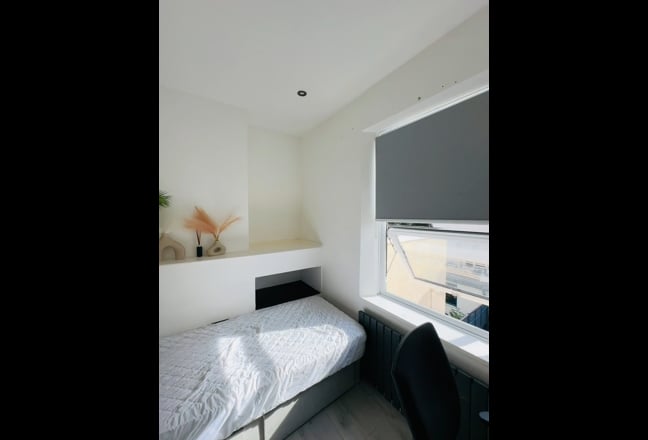 New Single Bedroom + All Bills Included  Main Photo