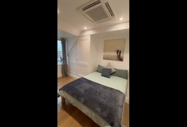 🌟 Ensuite | E14 Crossharbour | Bills Included |  Main Photo