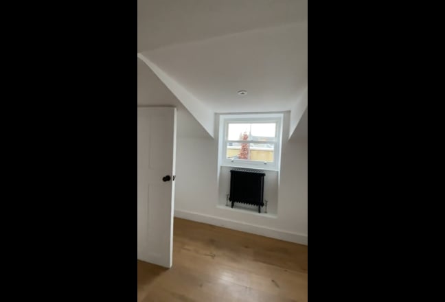 Double Room with Private Balc & Bath Notting Hill Main Photo