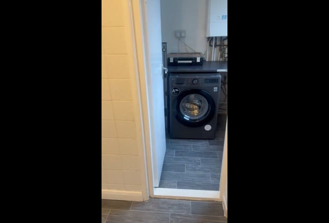 Spacious 2 Bedroom in  Southampton  Main Photo