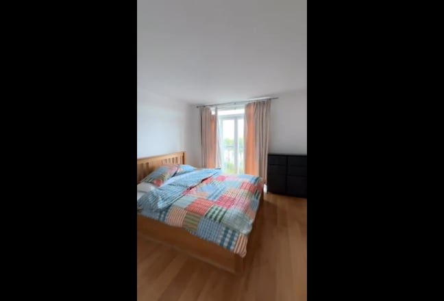 South facing, riverfront ensuite room in Zone 2 Main Photo