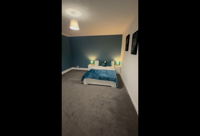 Large 1 Bedroom Ground Floor Flat Main Photo