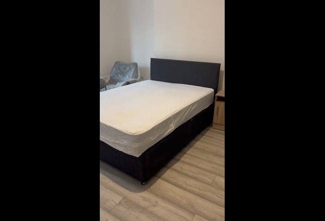 Recently Refurbished Double Rooms – Professional  Main Photo