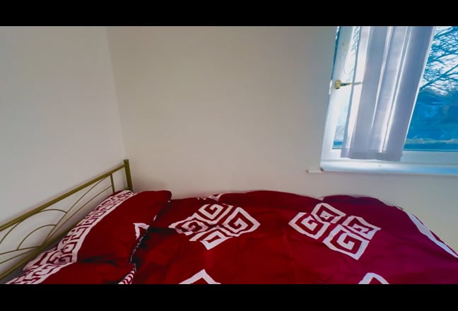 Three Double Bedrooms available to let  Main Photo