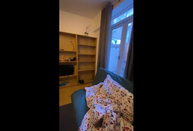 Nice studio flat in Barons Court Main Photo