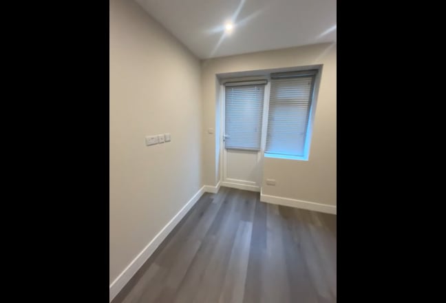 1 bed Studio with private garden  Main Photo