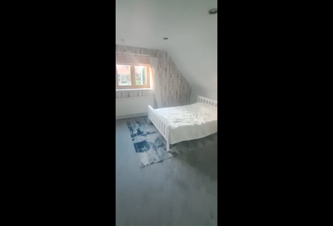 Luxury one bed flat - all bills included Main Photo