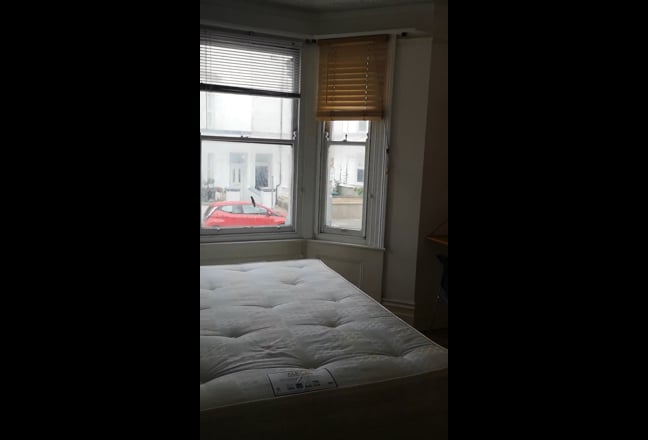 Bright Large Double Room - Near RSCH & Amex Main Photo