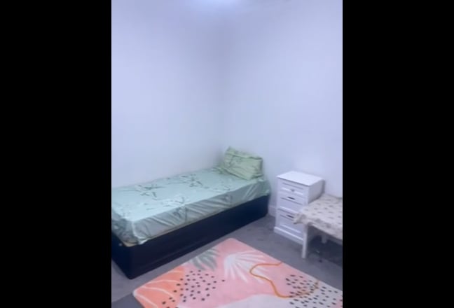 Double Room Available in a 3BHK Main Photo