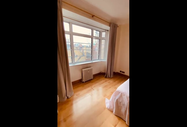 Spacious double room lovely flat near Oxford St :) Main Photo