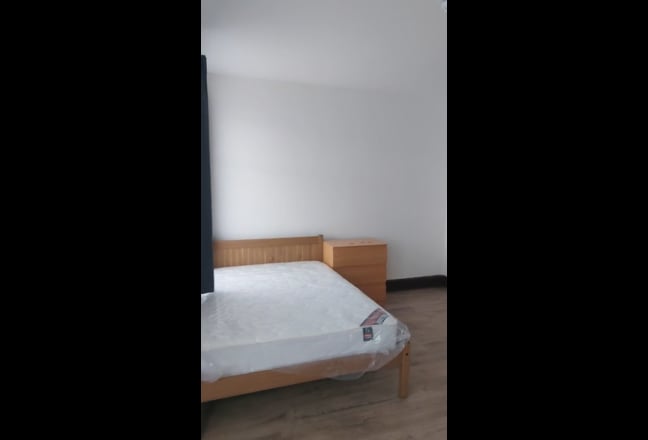 *  * own bathroom * * Clean & Tidy - Must see Main Photo