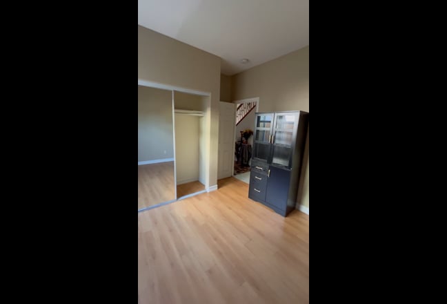 Private Room and Bath in a Kensington House!  Main Photo