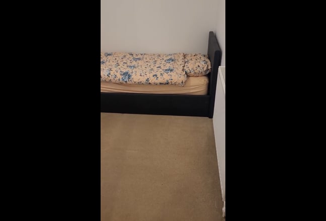 One specious single room available  Main Photo