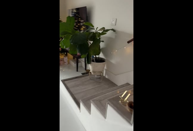 Room with Bathroom for a Female  Main Photo