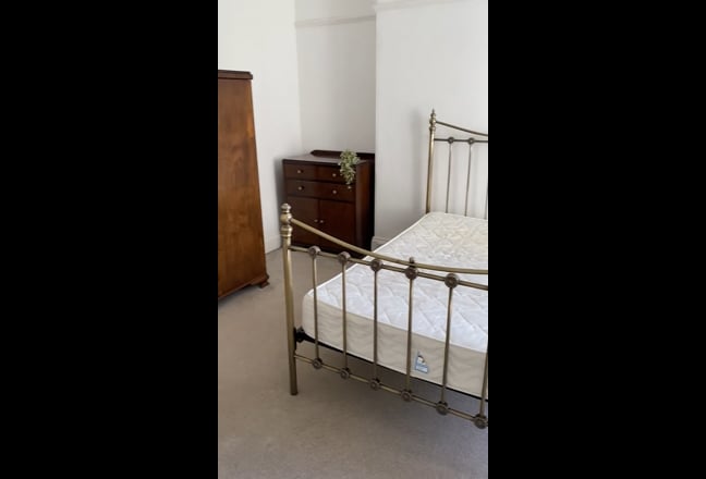 House Share with university and hospital staff. Main Photo