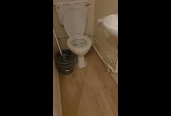 House 3 beds  Main Photo