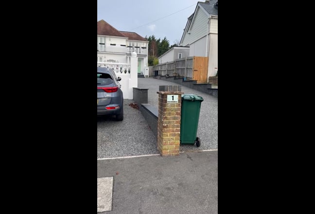 1 bedroom bungalow  Main Photo