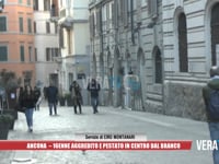 Ancona - 16enne aggredito e pestato in centro dal branco