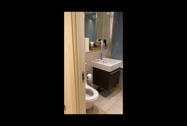 Bright and cozy room in Greenwich  Main Photo