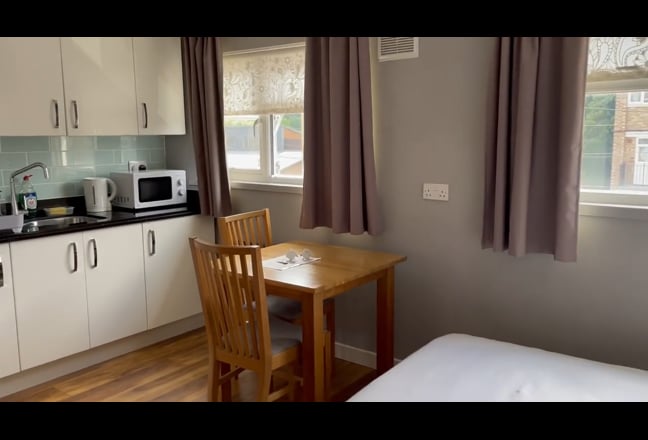Studio with Kitchenette & En-Suite + All Bills Main Photo