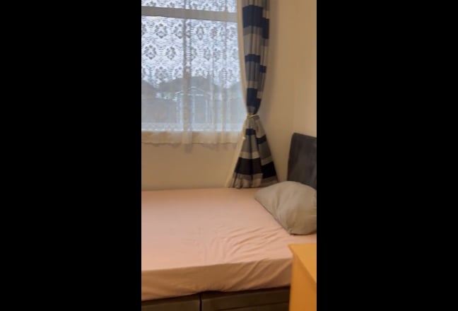 Single unfurnished room new decorated Main Photo