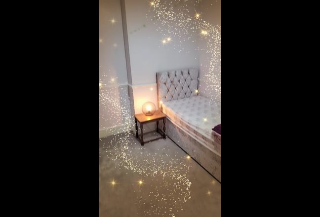 Double Room in Modern House Female ideally Main Photo