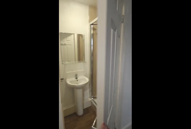 Short term let (en-suite) in City center leeds Main Photo