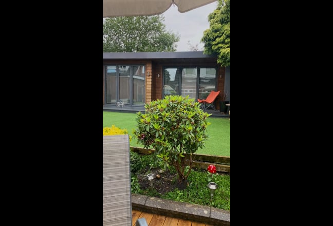 The little pod is a one bedroom self contained.  Main Photo