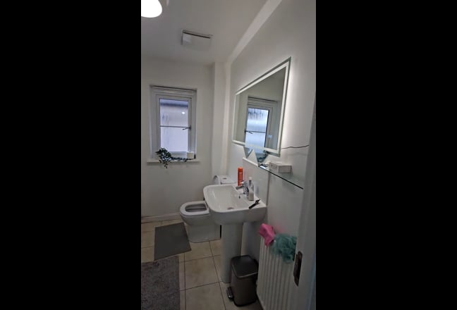 Double & A Single Room -  Office Desk & Ergonomic  Main Photo