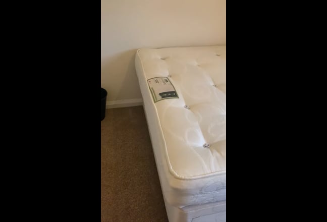 Lovely Double Room in Friendly Houseshare UB10 Main Photo