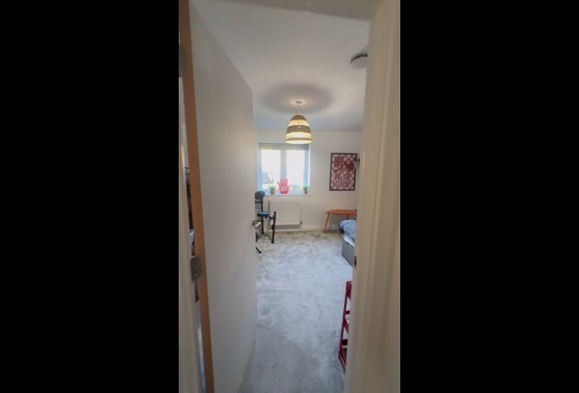 Room for rent Main Photo