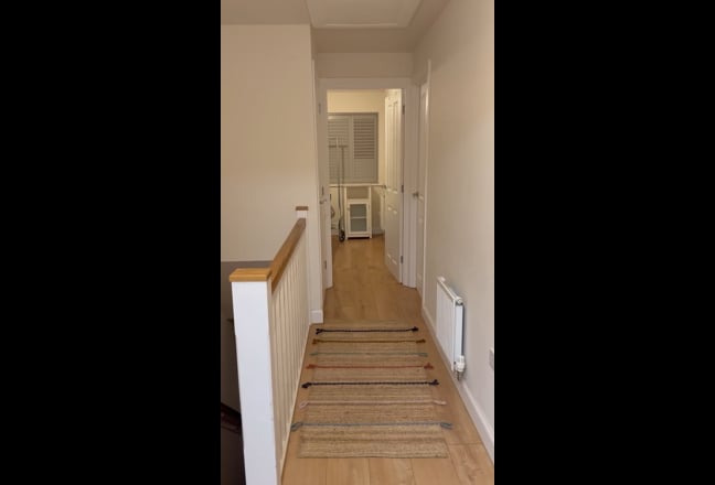 Newly built semi detached house Main Photo