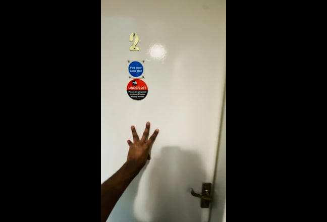 A Spacious Room with Walkin Wardrobe at Headingley Main Photo