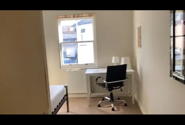 Ensuite Double Room in Exeter City Centre  Main Photo