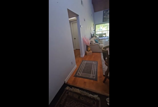 🏡 Large Room for Rent – El Niguel Golf Course |  Main Photo