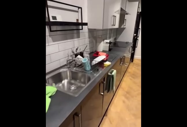 Looking for someone to replace me Main Photo