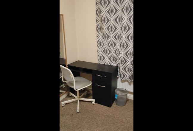 Beautiful Double room for working  professionals Main Photo