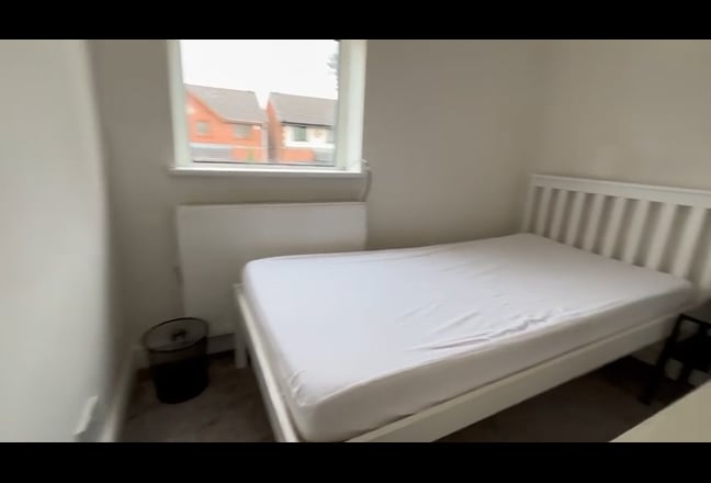 Double Bedroom in M35 - Failsworth Main Photo