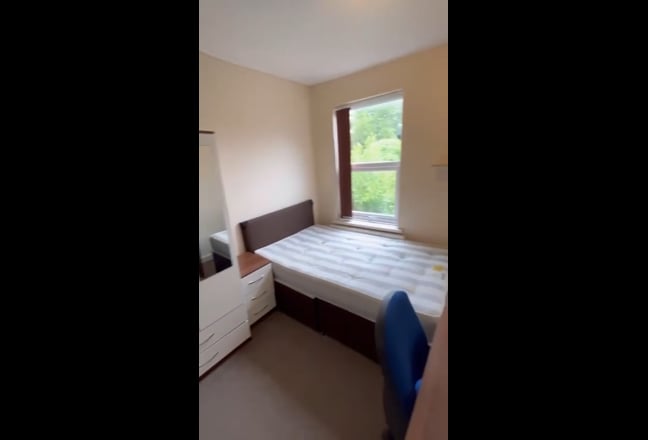  🏠 Double  Room  for  Rent |  68  Gleave
 Main Photo