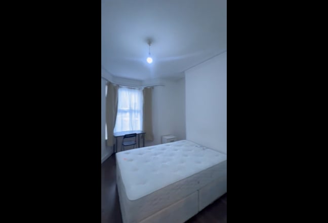 Rooms to rent in a seven sister areas  Main Photo