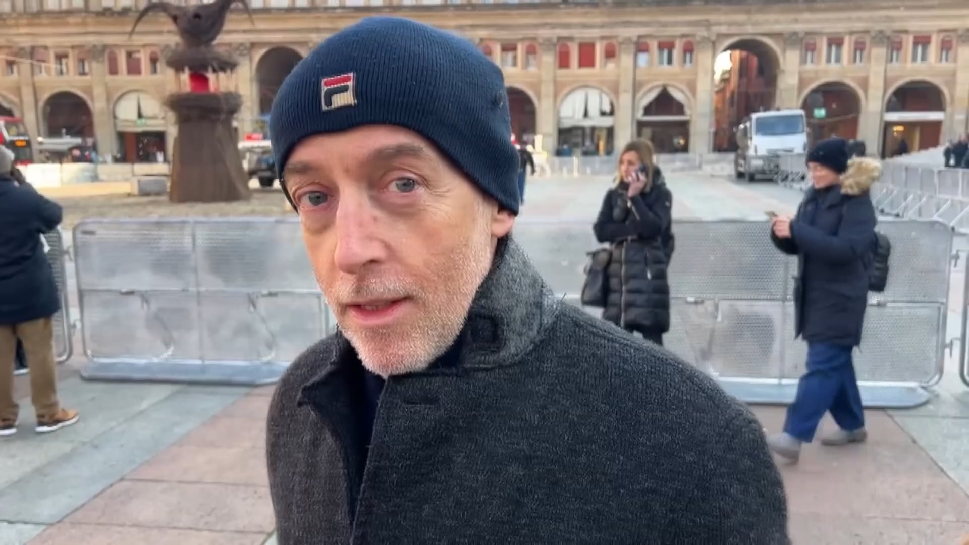 Dai megaliti di Natale al Gremlin di Capodanno: i bolognesi tornano a dividersi