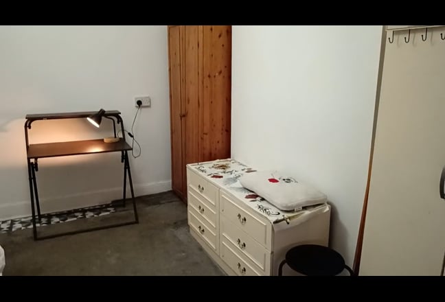  double  room  let @E13 9DA all  bills  inclusive Main Photo