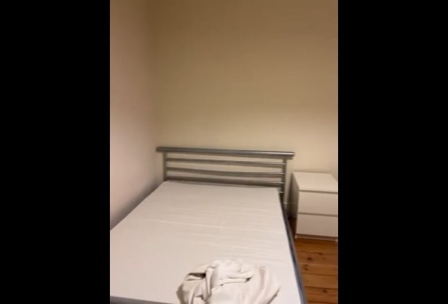 Double bedroom in lovely Bush Hill Park flat Main Photo