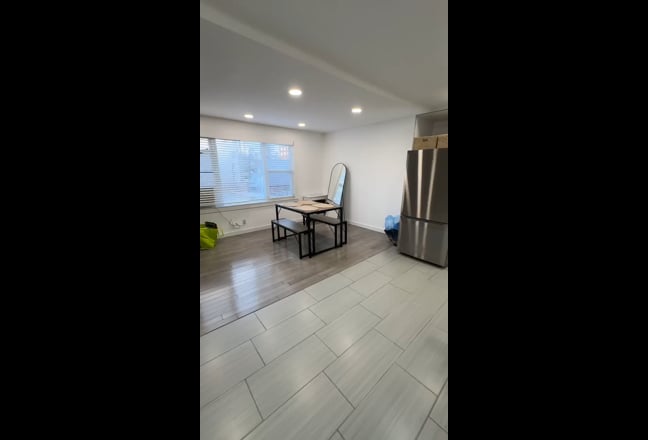 Comfortable room & Atic near LaGuardia  Main Photo