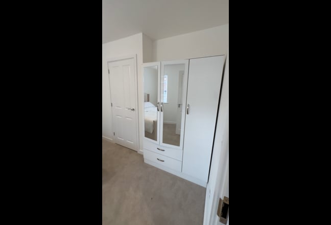 New Build Home - Large En-Suite Double Room  Main Photo