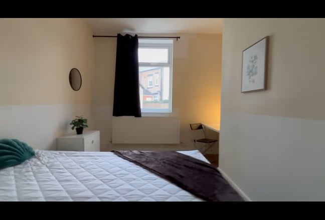 Double Room in Prestwich - *Two Bathrooms* Main Photo