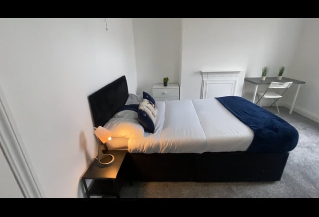 Available - Brand New Rooms in Oldham OL1 Main Photo